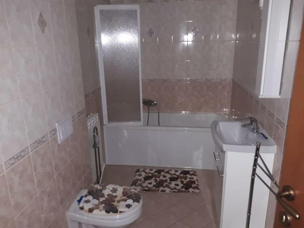 Casa Francesca Apartman Kománfalva Kültér fotó